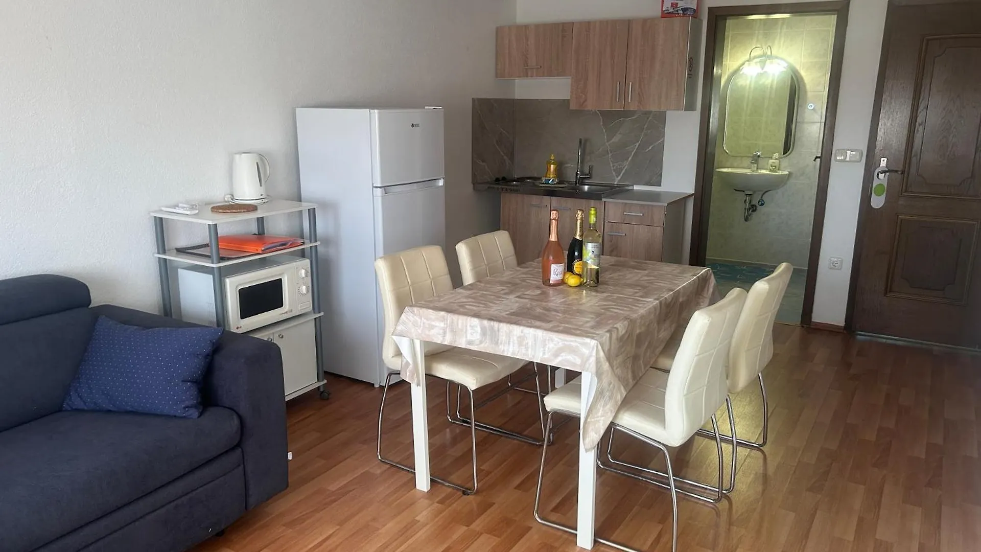 Aryan Apartmani Porec 0*,