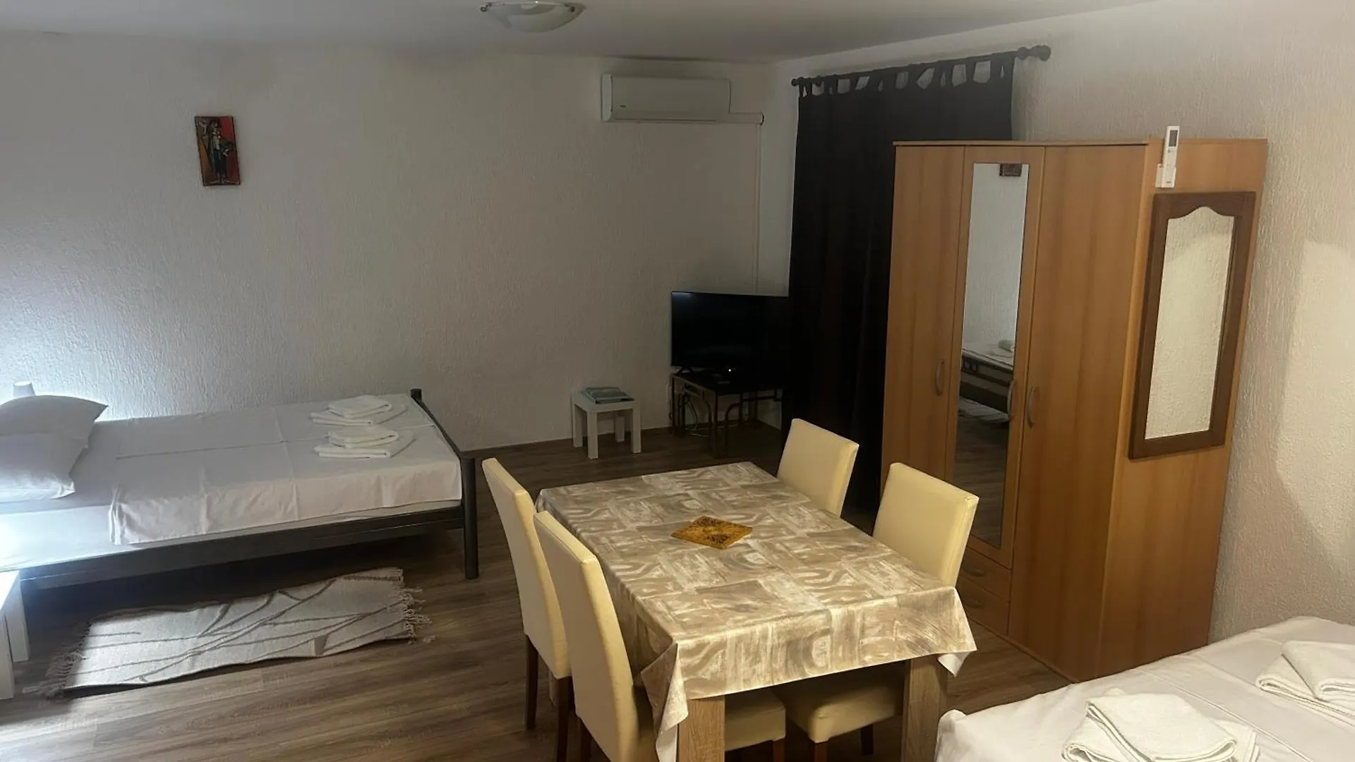 Aryan Apartmani Porec 0*,