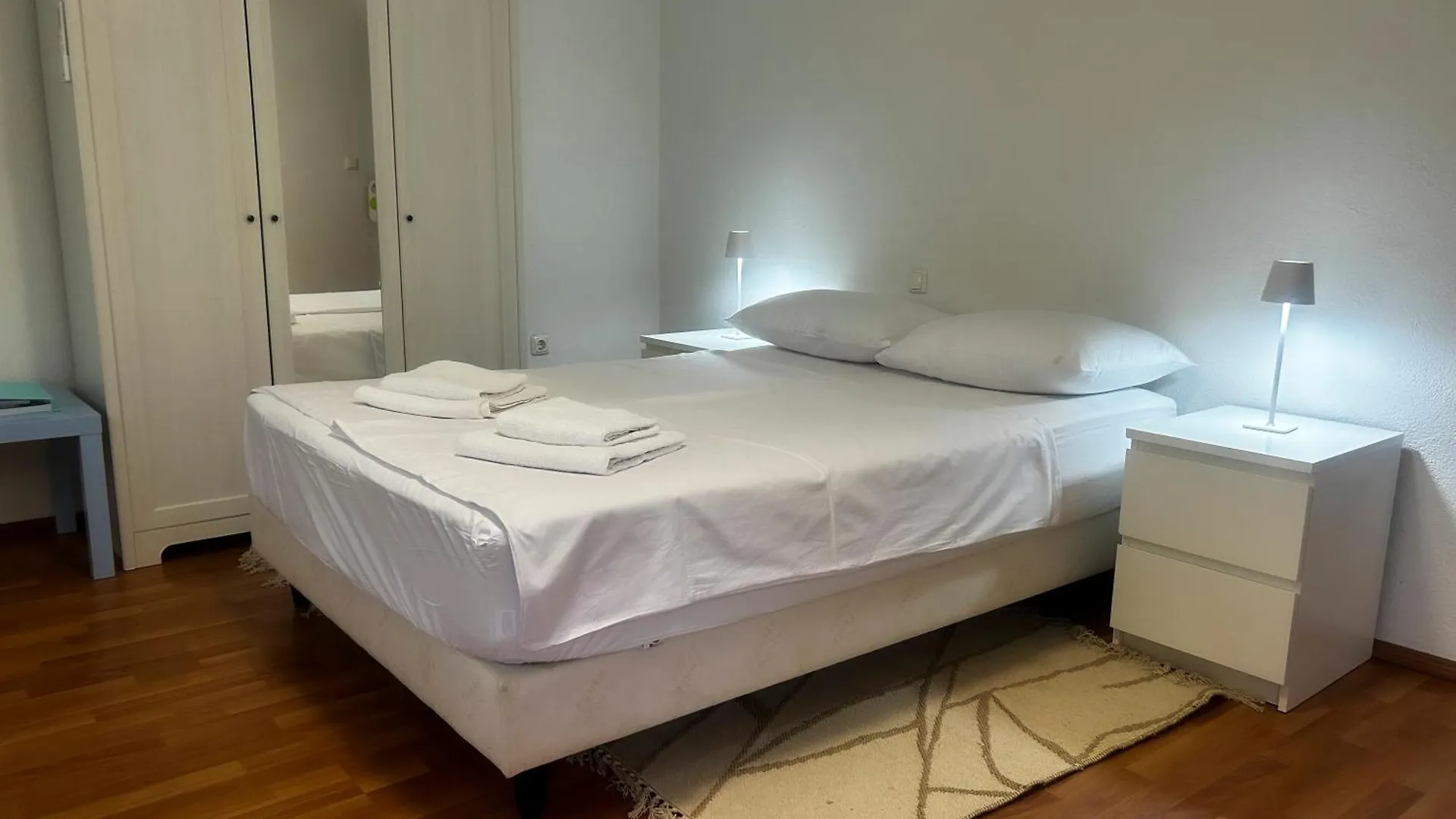 홈스테이 Aryan Apartmani 포레치